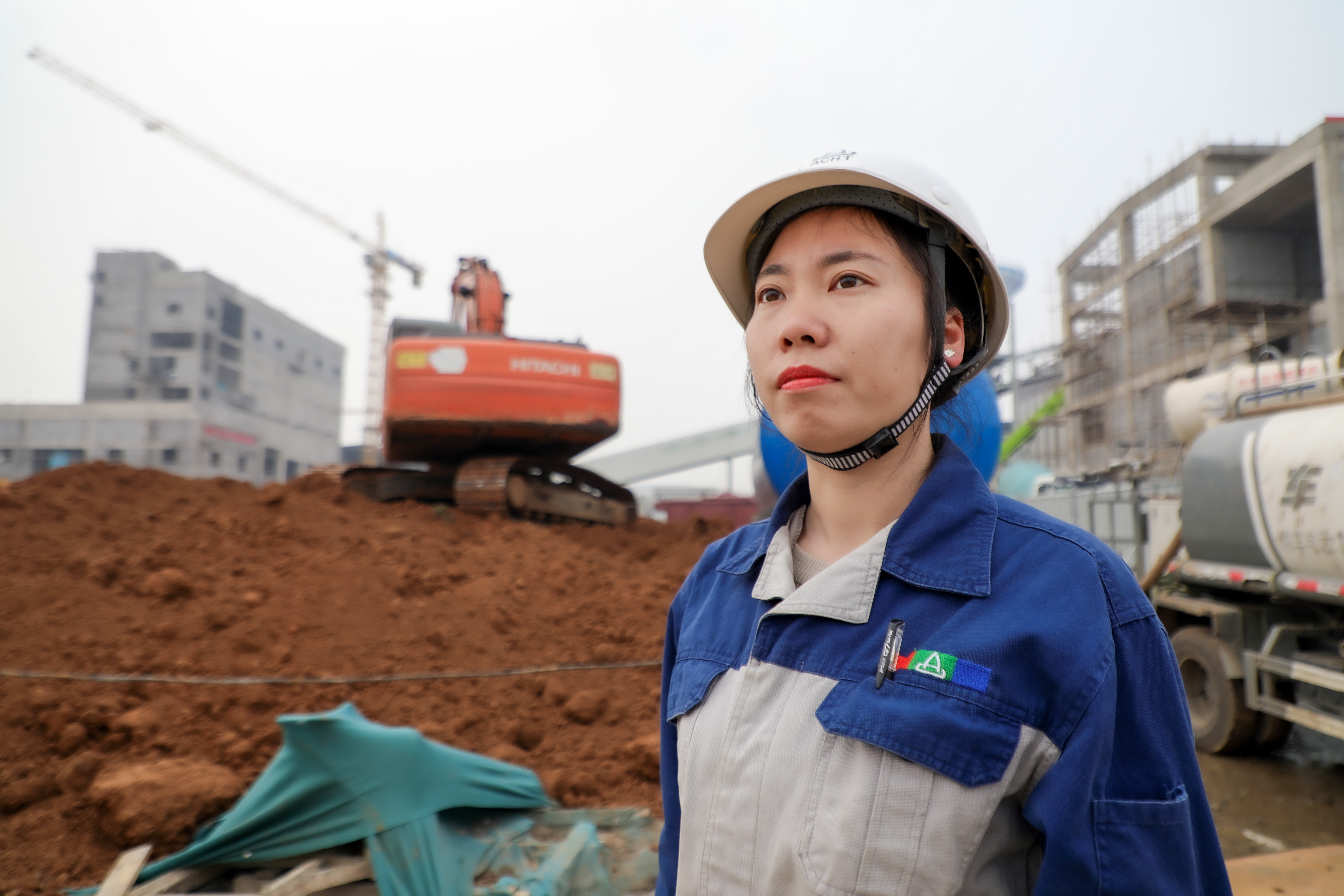 安彩“她”力量｜余艷梅：每當想起她，梅花便落滿了南山